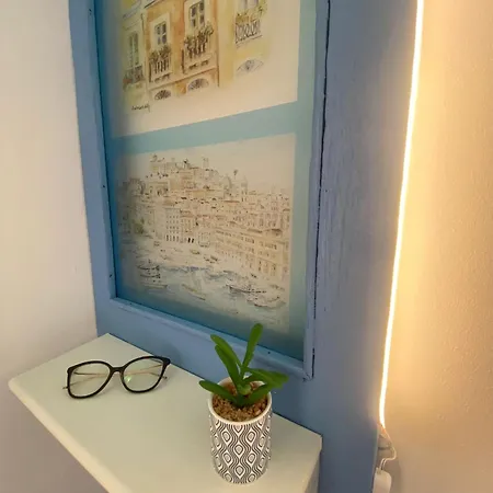 فندق مبيت وإفطار Blue House كالياري