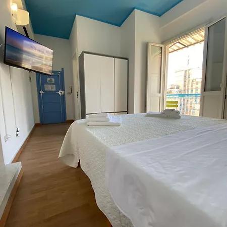Blue House فندق مبيت وإفطار كالياري